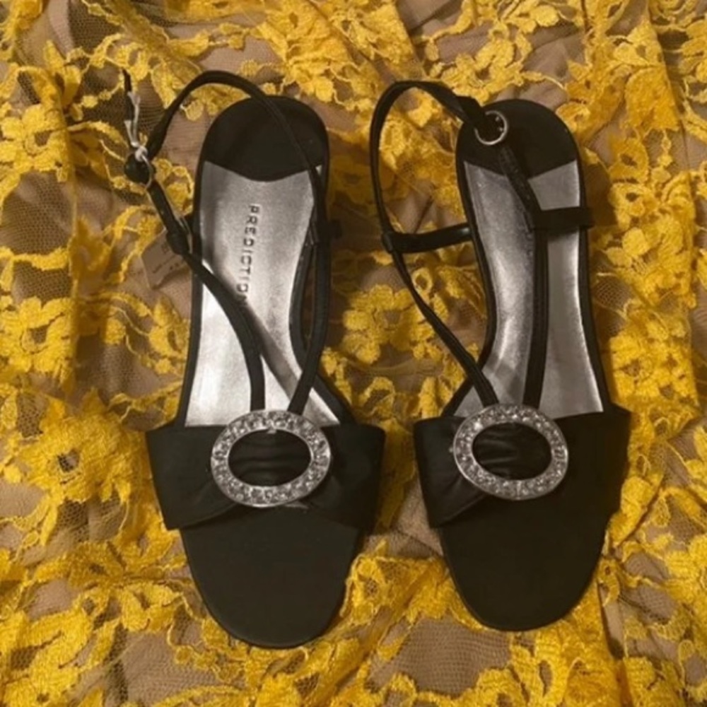 New with tags Black Prediction size 5 with diamond embellishment 1 to 1 1/2 inch